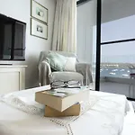 דירה Bay Waters Edge No. 160