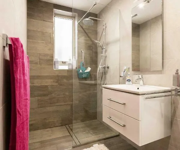 Bay Waters Edge No. 160 メーリッハ