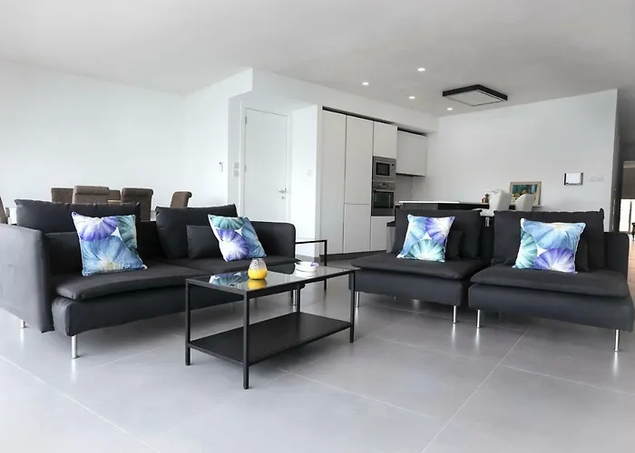 Bay Waters Edge No. 160 Mellieħa